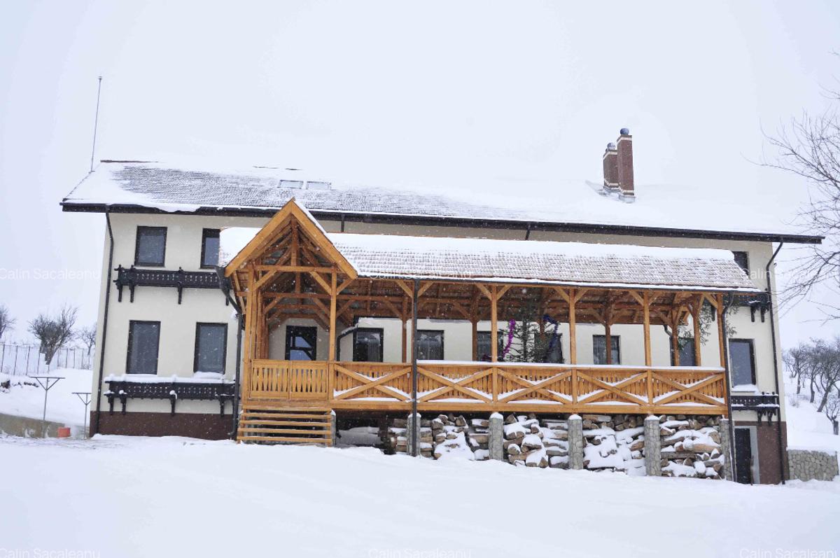 Pensiune tip Conac Rustic & Permacultură, 12 km de Piatra Neamț - 2
