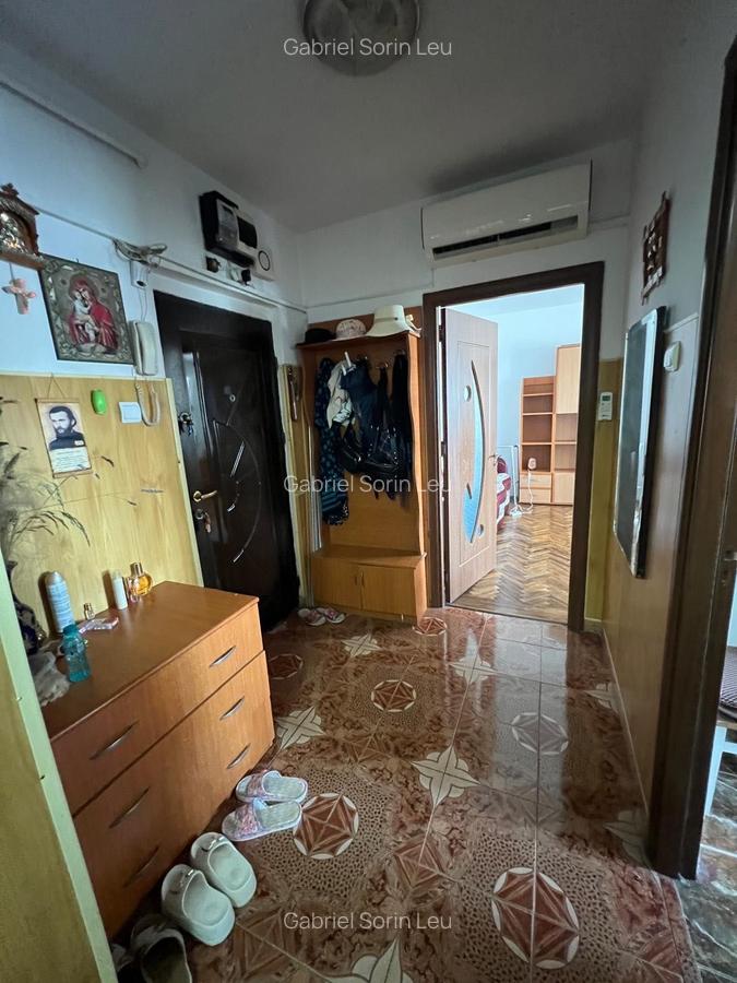 Zona TIC TAC  Apartamet cu 3 camere, centrala gaze - 1