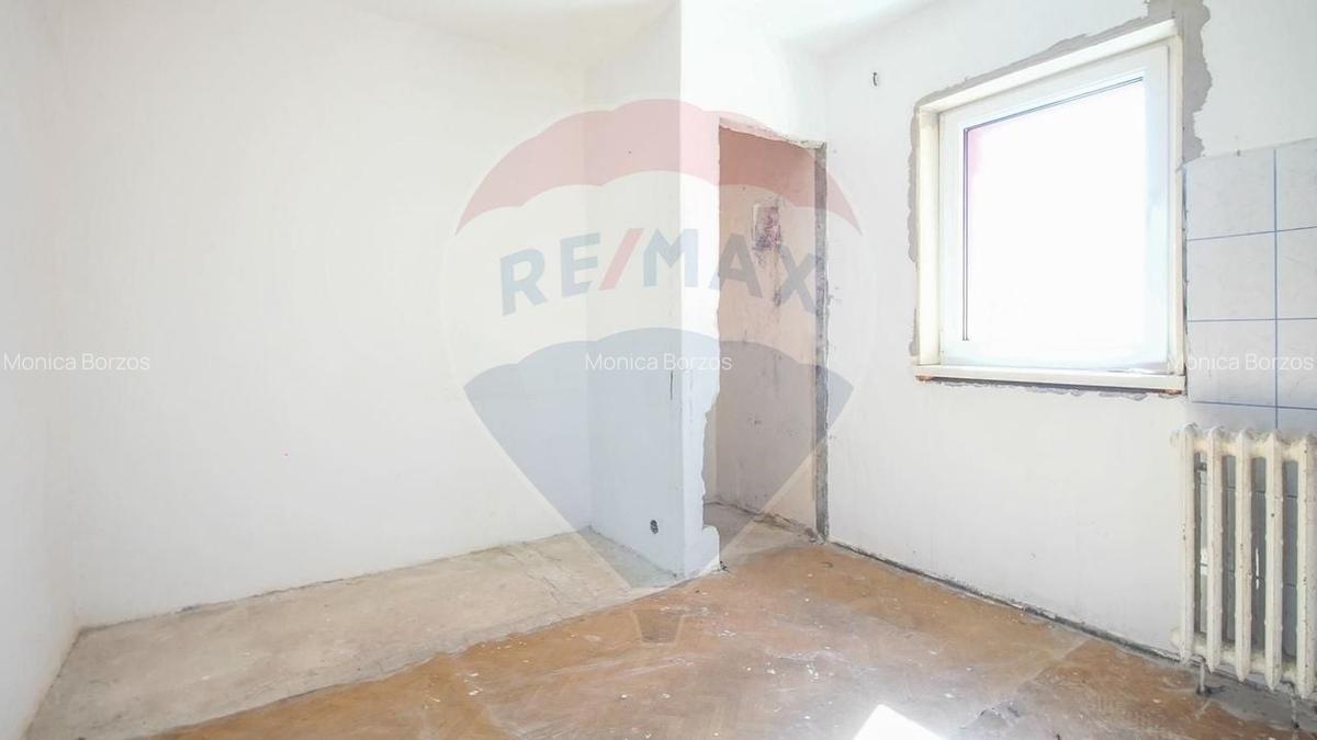 Apartament cu 2 camere de vanzare de renovat,  Bartolomeu - 5