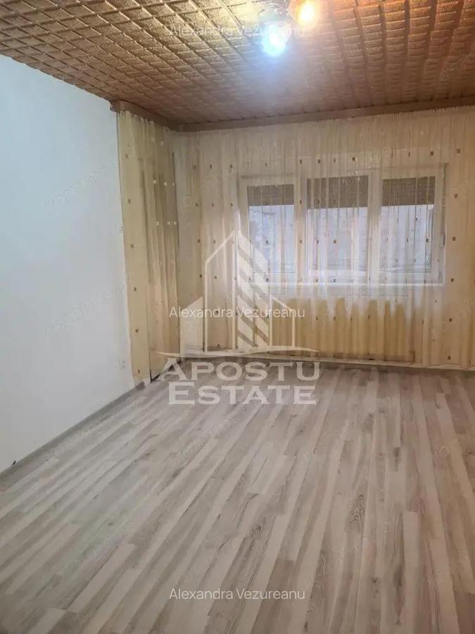 Apartament cu 3 camere, decomandat, ultra-central, piata Unirii - 1