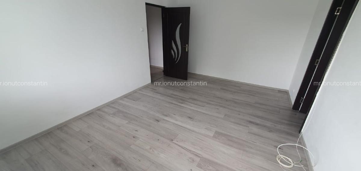 Apartament cu 2 camere semidecomandat în Astra - 10