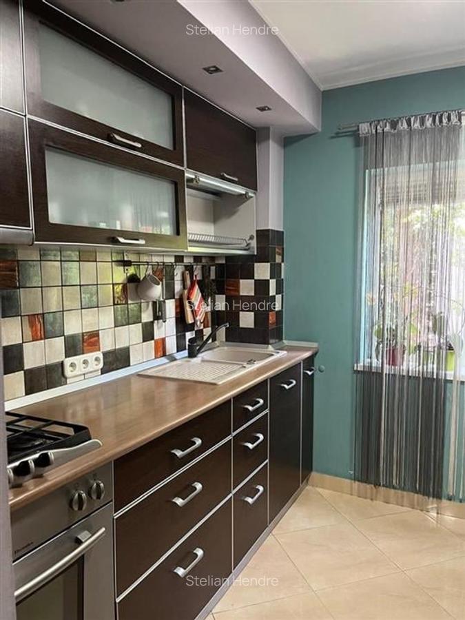 Apartament cu 3 camere decomandat în Rogerius - 2