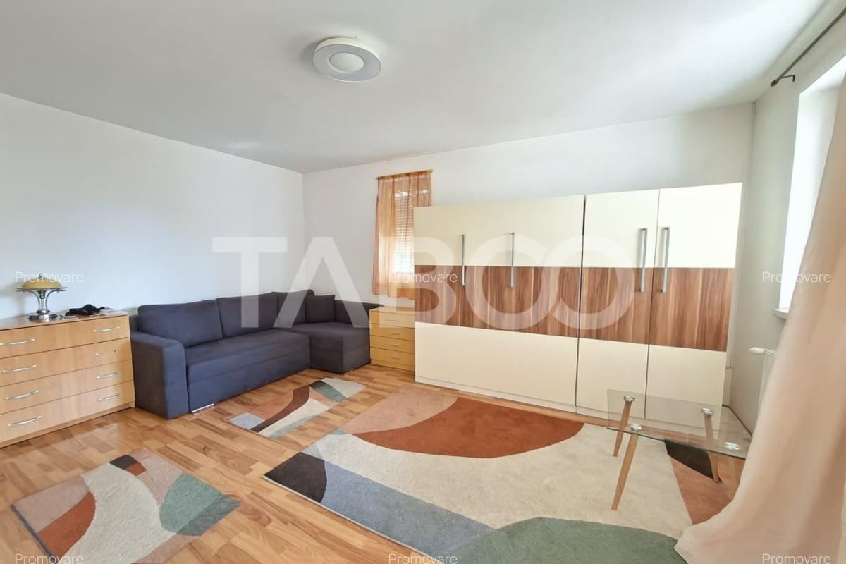 Garsoniera decomandata de vanzare cu lift si pivnita Colinei Sibiu - 4 Garsoniera decomandata de vanzare cu lift si pivnita Colinei Sibiu - 4