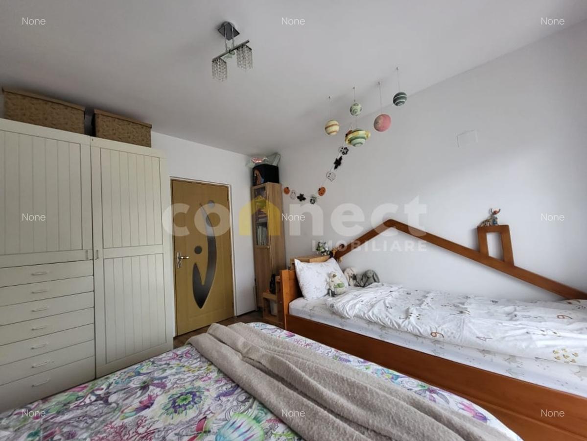 Apartament de 2 camere, semidecomandat, cu parcare. - 32