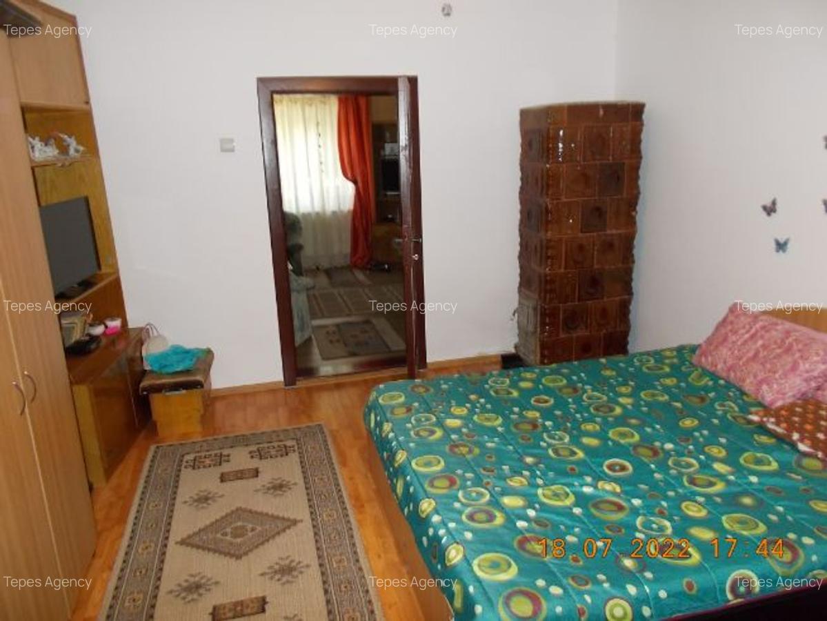Casa, Timisoara, Plopi, 2+1 camere, 663mp teren, utilitati - 2