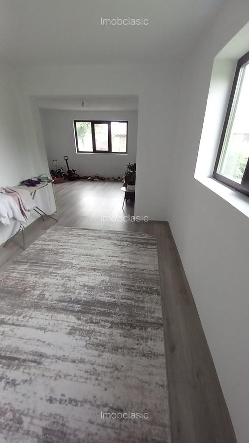 Vanzare proprietate- casa si teren Gheboieni Dambovita - 4