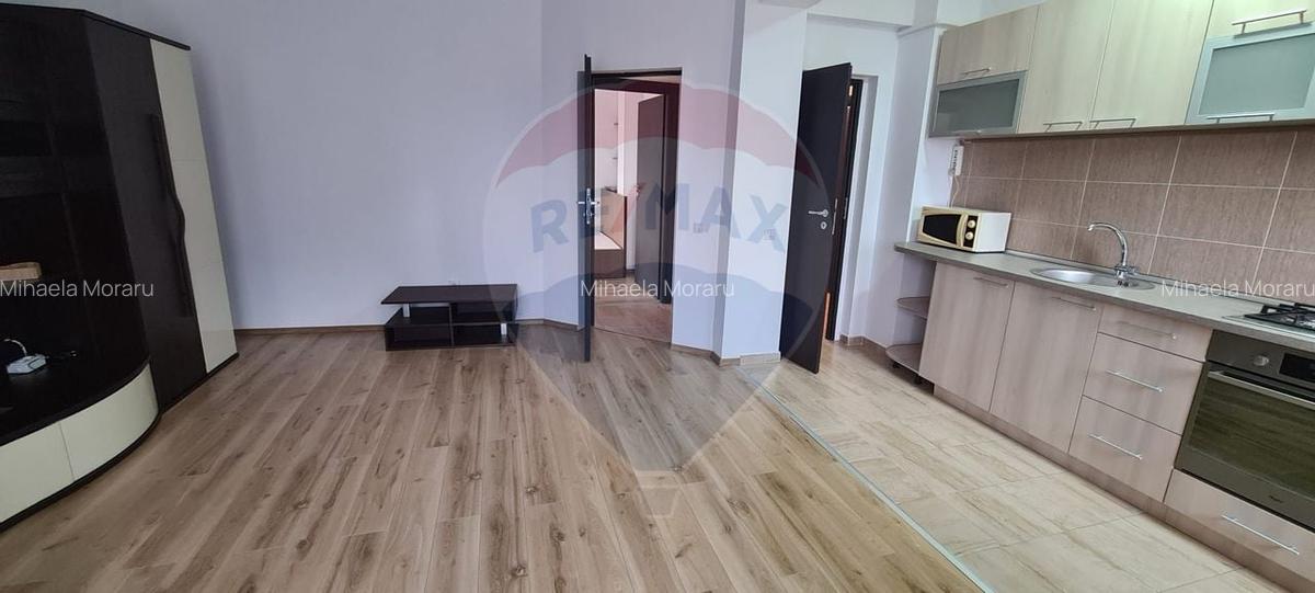 Apartament cu 3 camere de inchiriat - 2