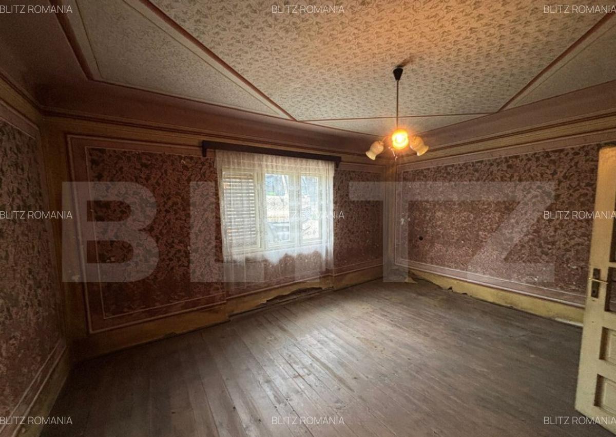 Casa de vanzare cu 3 camere. - 2