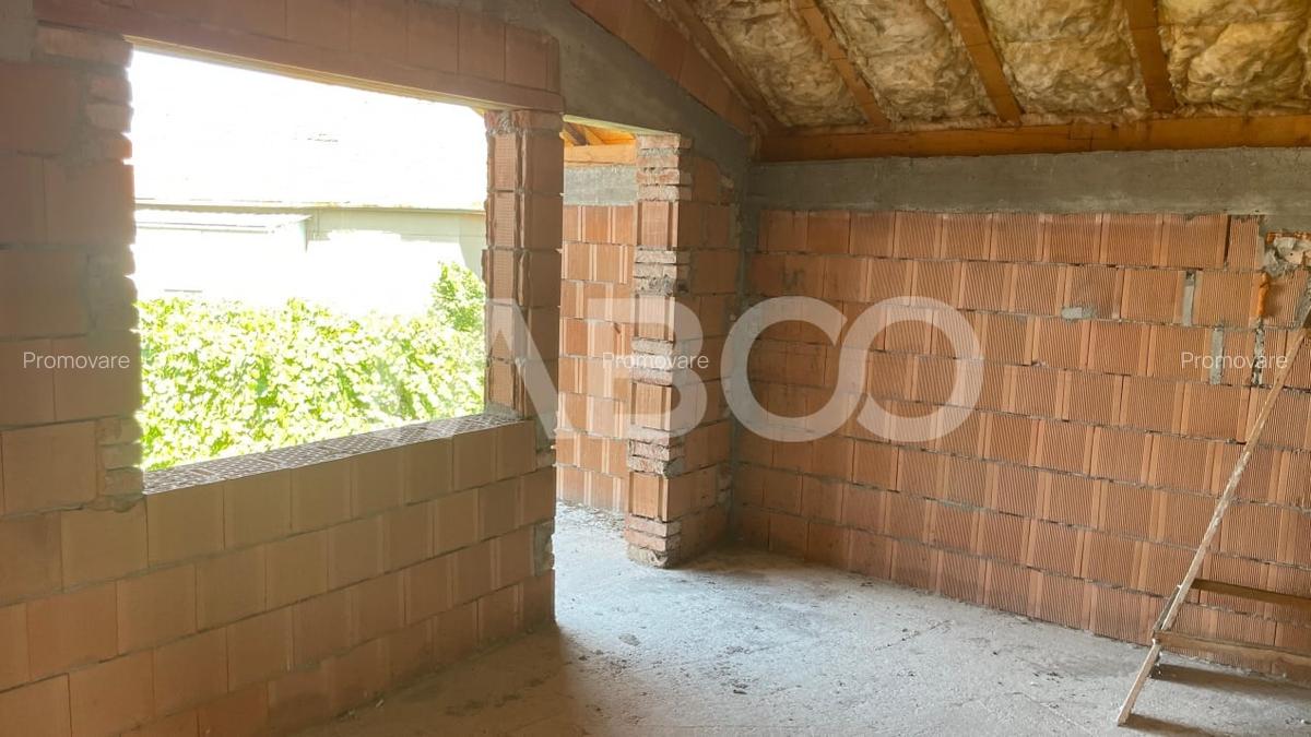 Cladire la rosu 300 mp utili + 130 mp anexe, 2 strazi, aproape centru - 3