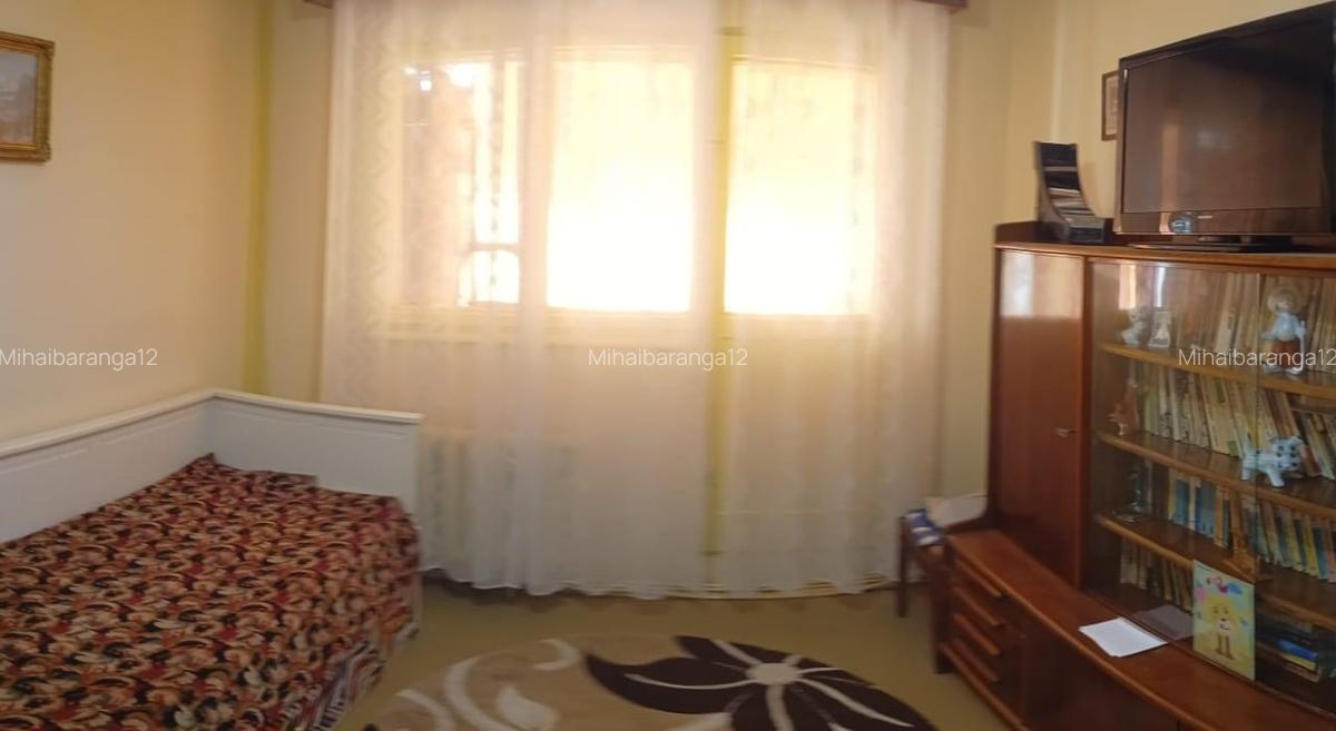 Vând apartament 2 camere, 66mp, Tecuci – str. Ghe. Petrașcu, etaj 2/4 - 2