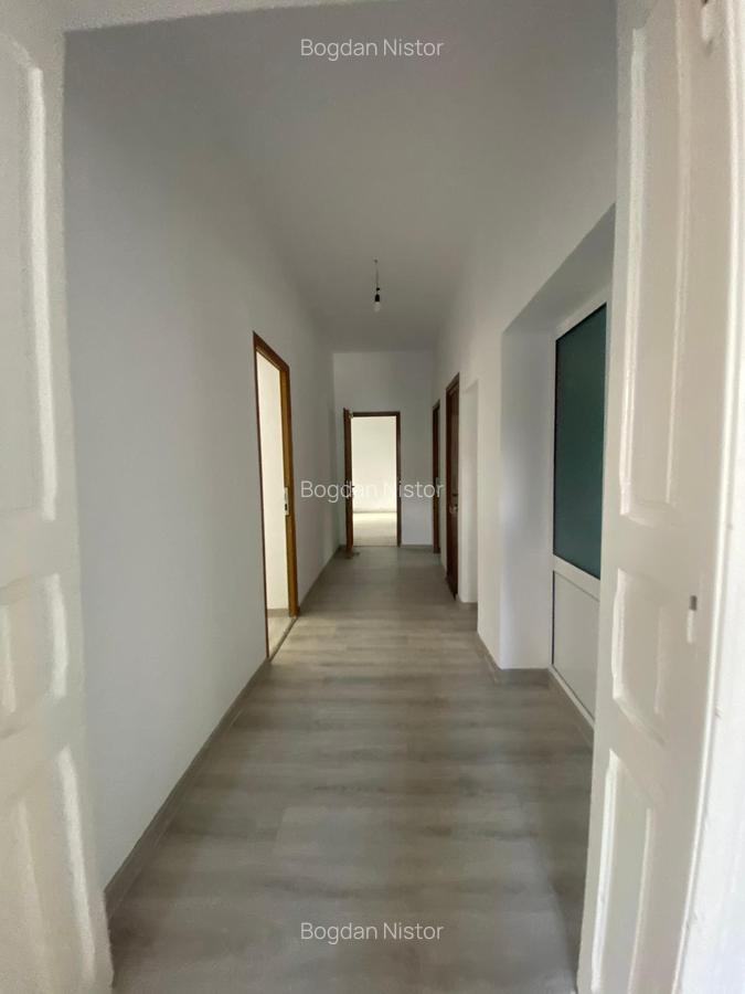 Apartament 5 camere 110 mp Centru - Piața Unirii , la vila - 1
