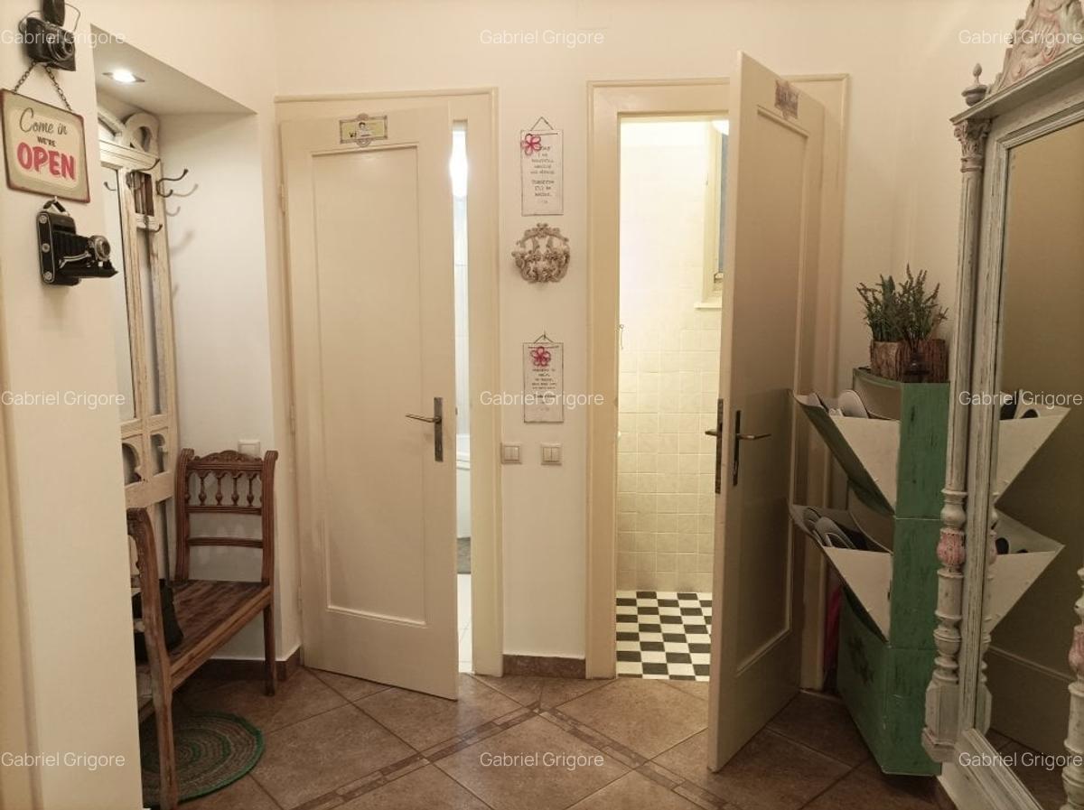 Apartament cu 3 camere semidecomandat, mobilat în Central - 14