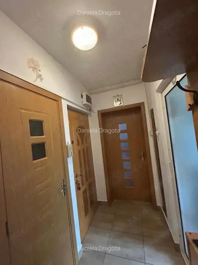 Apartament 3 camere decomandate zona Tractorul - 6