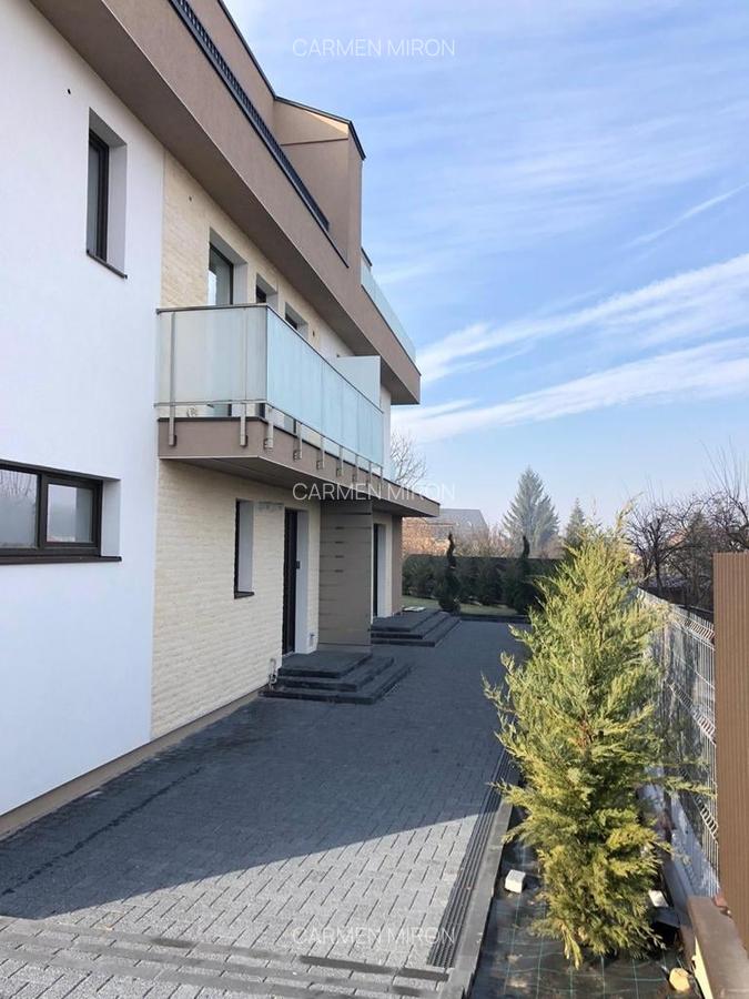 Apartament cu 3 camere semidecomandat, mobilat în Zorilor - 15