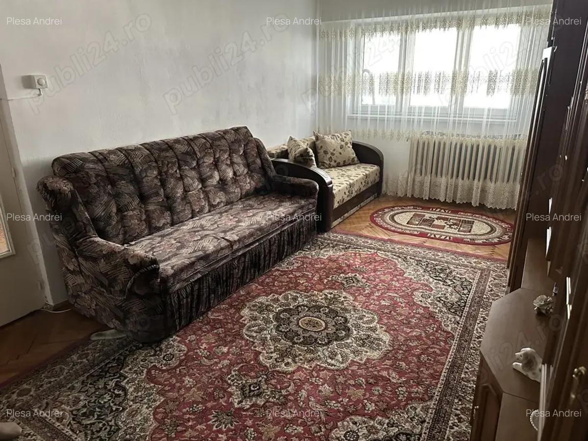 Vand apartament decomandat 3 camere - 4 Vand apartament decomandat 3 camere - 4