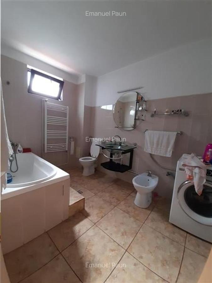 Casă cu 4 camere în Central - 8