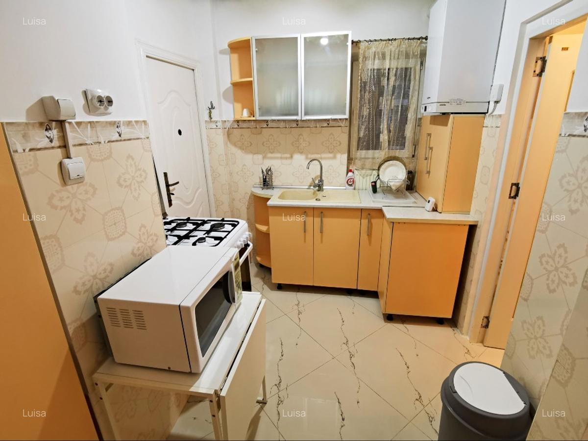 Str. Mihai Eminescu - Cal. Dorobantilor - ASE - Particular - 3 camere - Etaj 1 - 12
