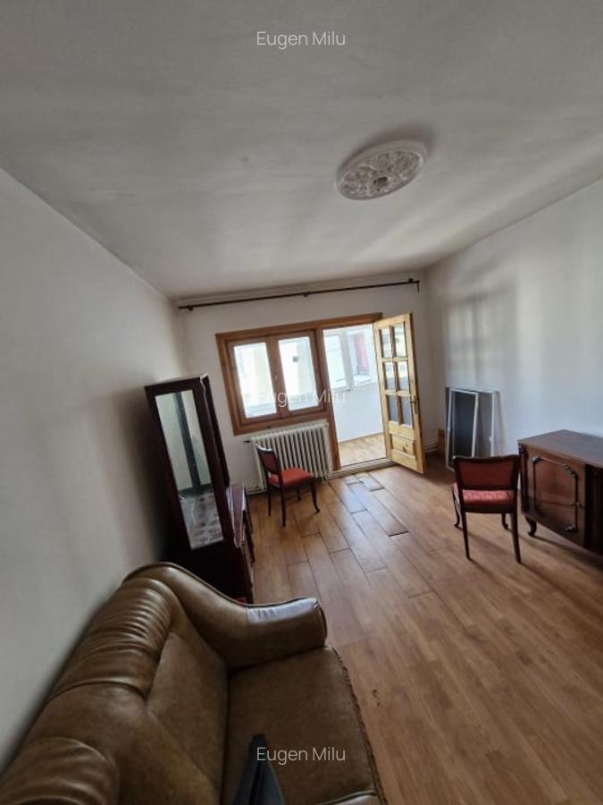 Apartament 3 camere - Comanesti, central. - 2