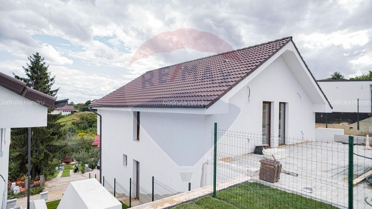 Casa / Vila cu 4 camere de vanzare - 11