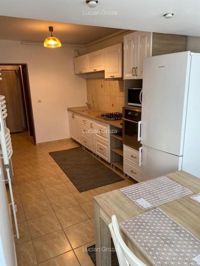 Apartament cu 3 camere decomandat, mobilat în 1 Mai - 2