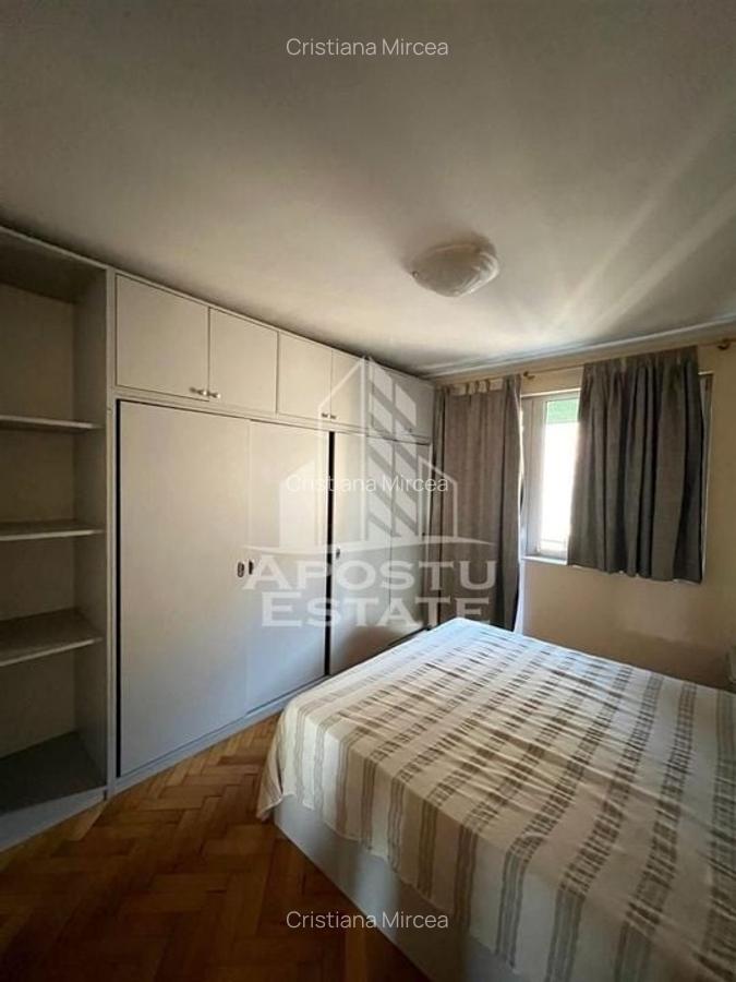 Apartament cu 3 camere semidecomandat în Central - 1