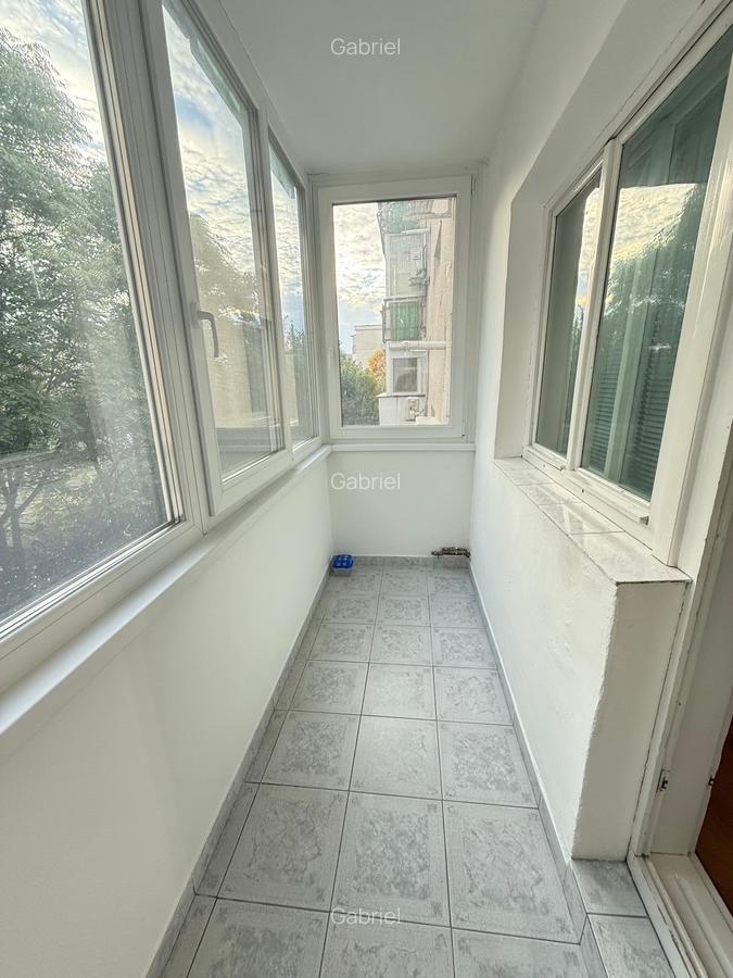 Apartament cu 3 camere decomandat în Girocului - 9