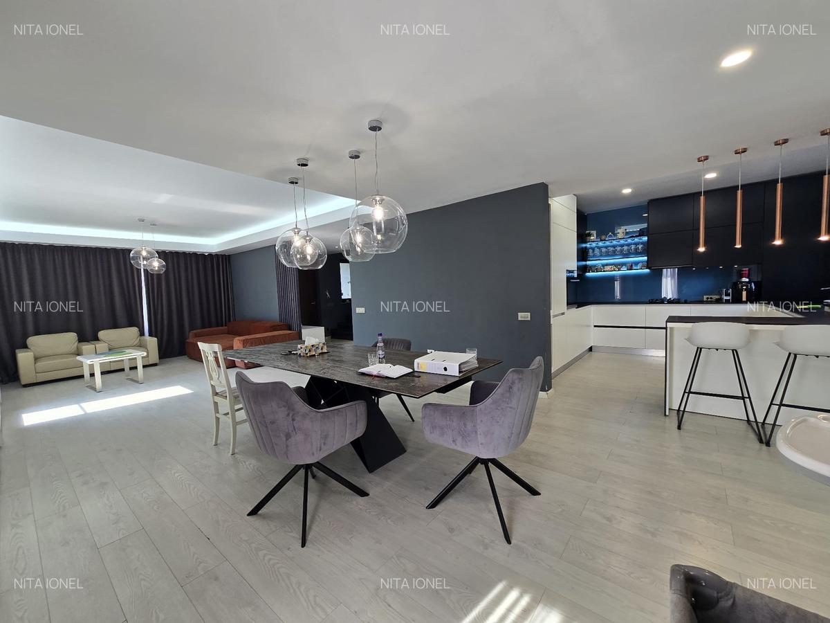 Duplex P+E+M ,suprafata teren 350mp,amprenta 102mp,construita 306mp,utilata/mob - 6