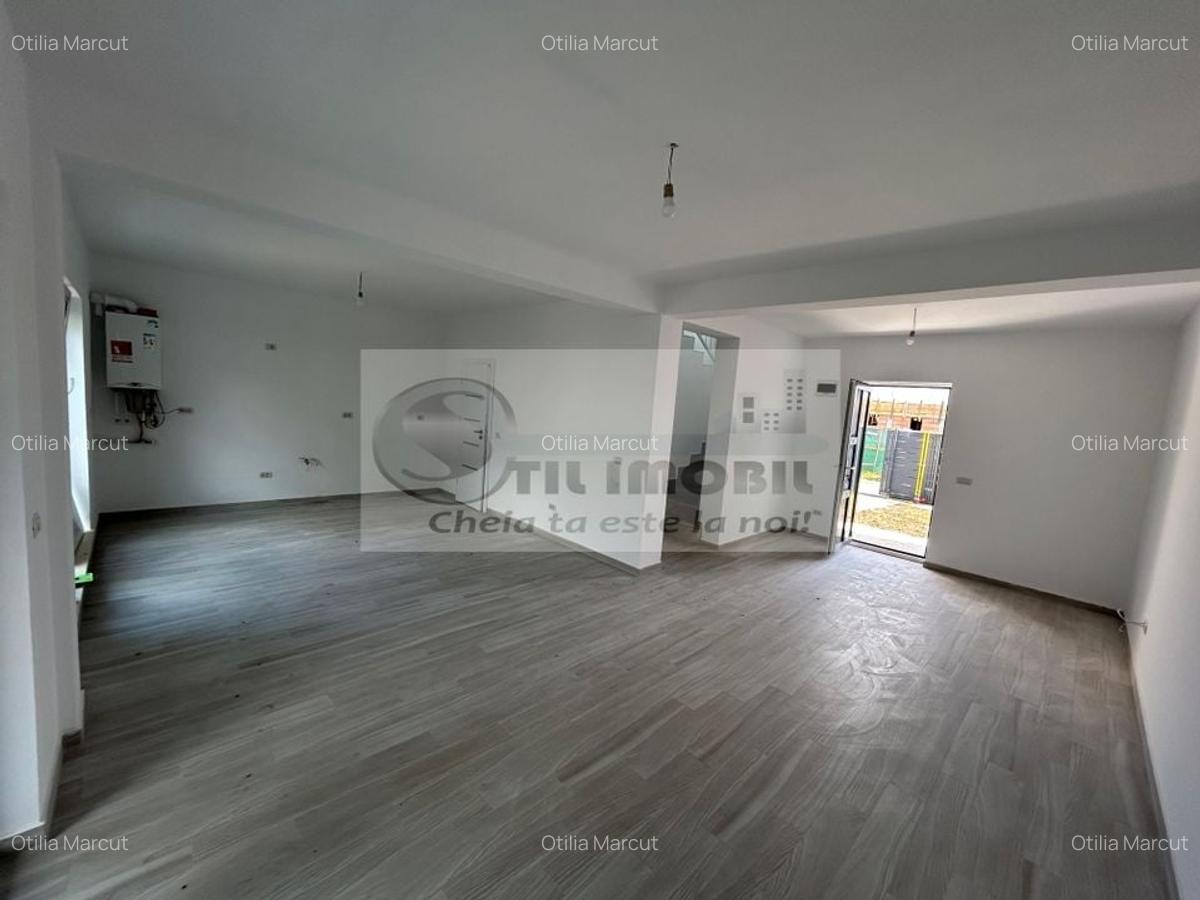 Casă cu 4 camere în Valea Lupului - 1