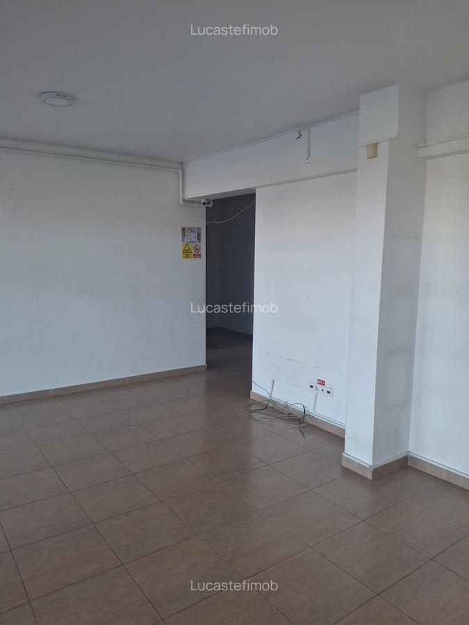 Chitila Colosseum Mall Carrefour stradal - 9