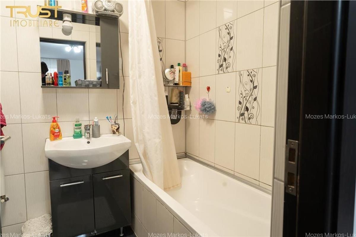 3 camere l Mobilat si utilat l Parcare l Str.Razoare - 4