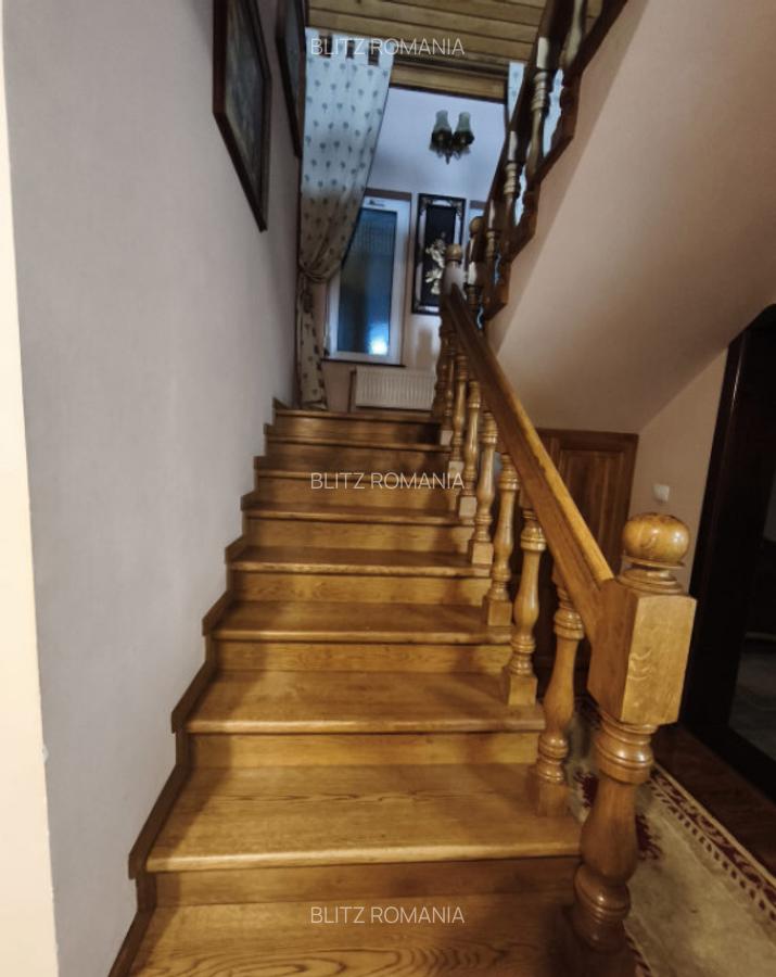 Casa 5 camere, zona ultracentrala, 1500mp teren, Radauti - 12