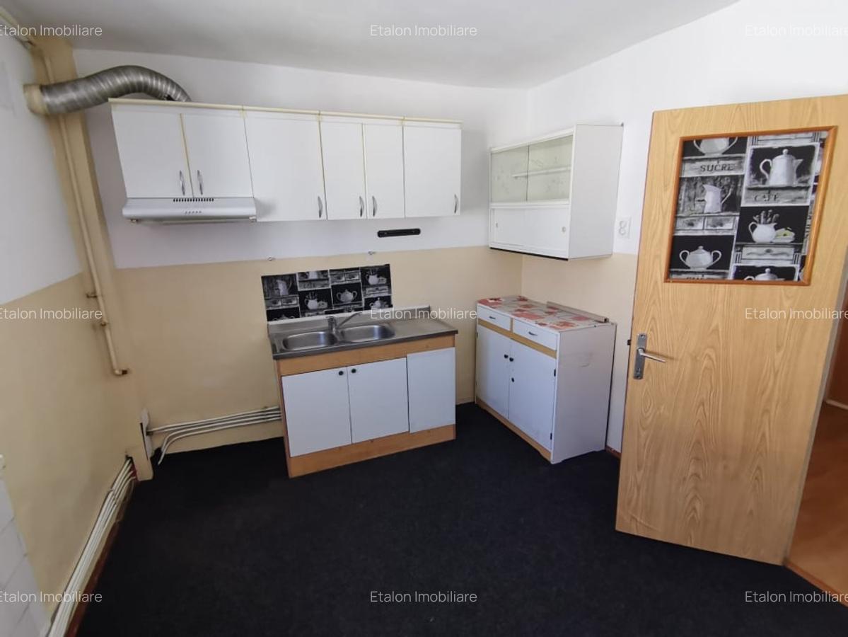 Apartament 3 camere, etaj 3, Calea Romanului - 6