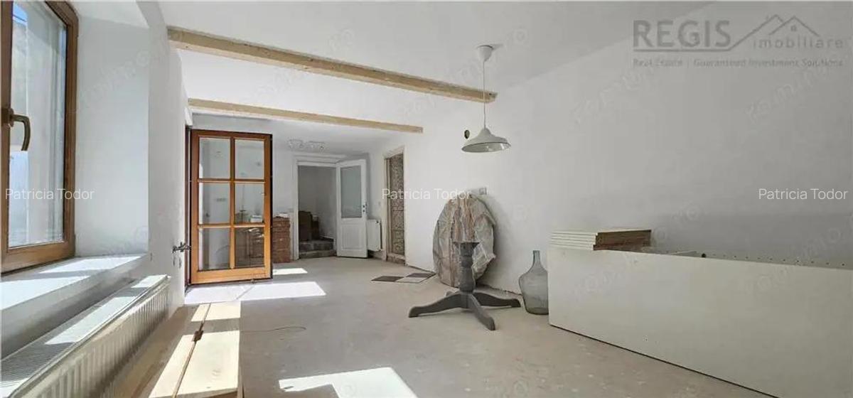 Casa cu curte si parcare in Schei - 12