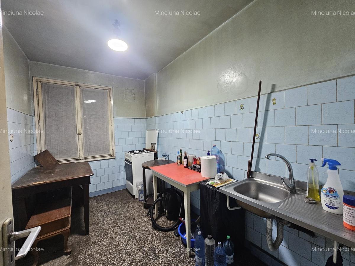 Soseaua Stefan cel Mare doua cam et 1 vedere stradala langa parcul circului - 3