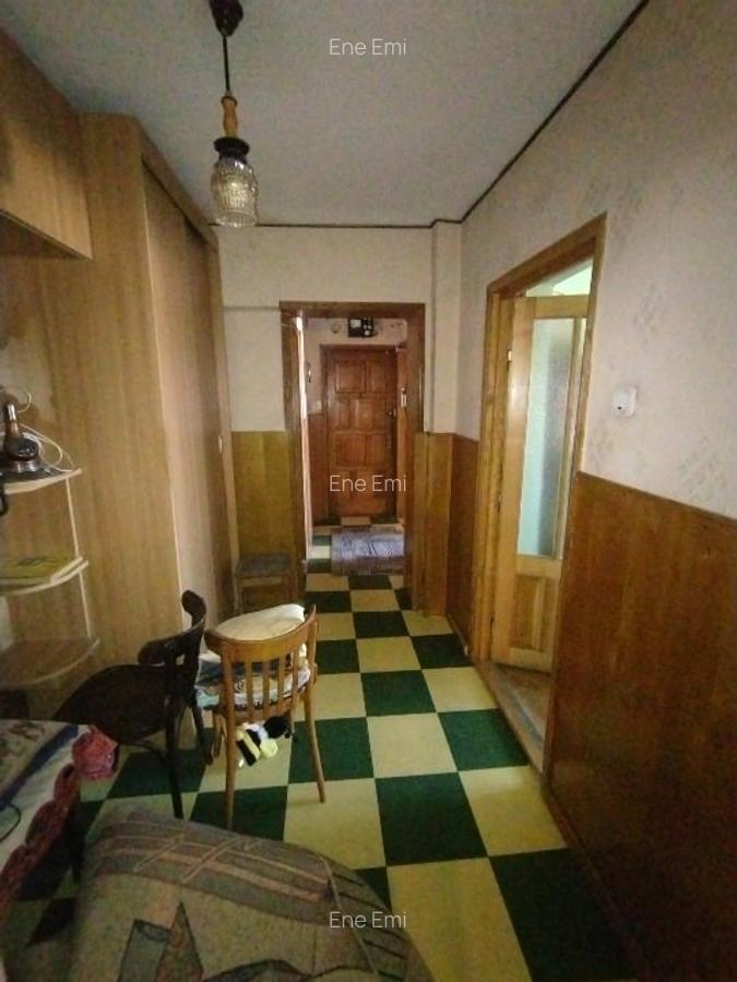 Centru, apartament 3 camere - 1