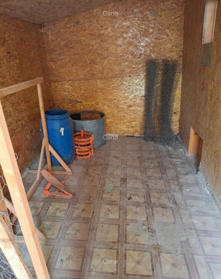 Casa, teren ?i anexe. In Boto?ani, Un?eni, Burle?ti - 10