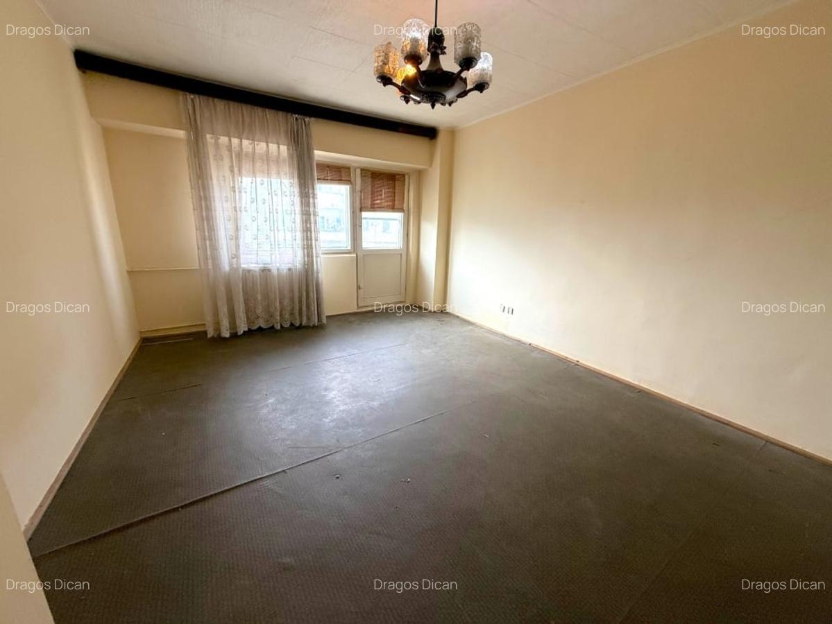 Vanzare Garsoniera etaj intermediar | Mall Vitan | 40 mp - 6