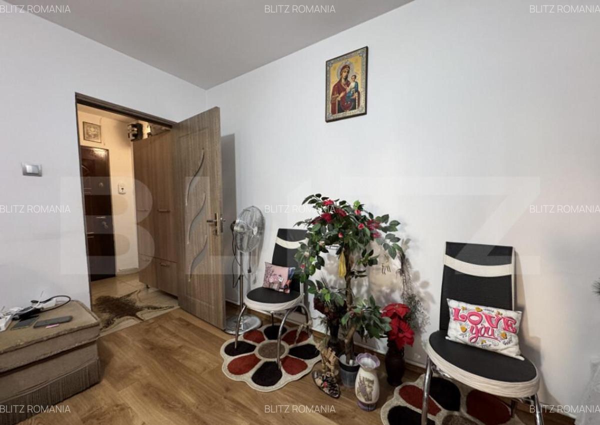 Apartament renovat 3 camere, semidecomandat, et. 1, Craiovit - 11