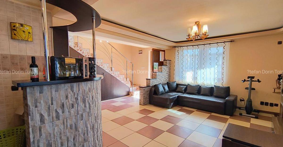 Navodari | Casa spa?ioasa cu teren mare - 17
