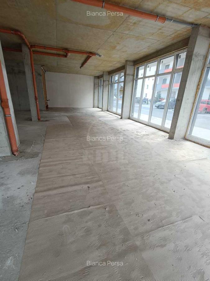 Spatiu comercial - 3
