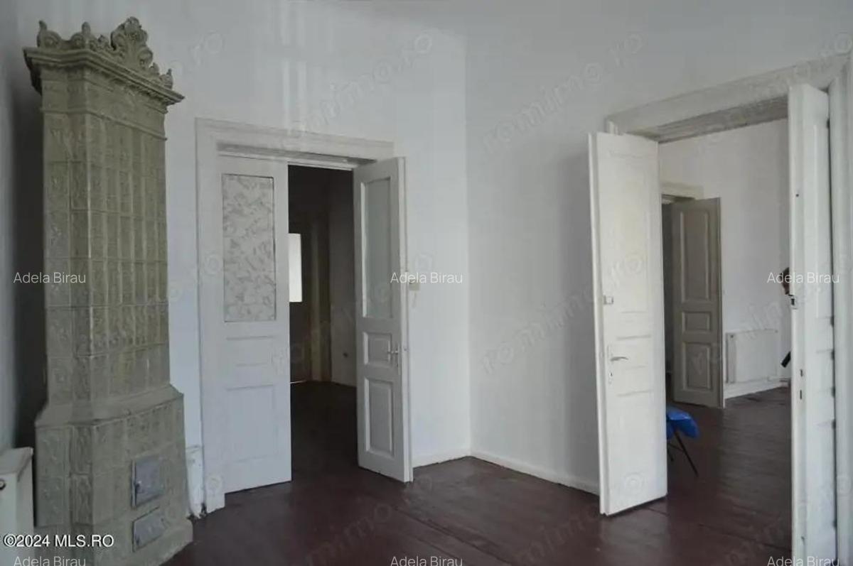 Pitesti - Targul din Vale, Birouri de inchiriat la etaj, 163 mp utili - 9