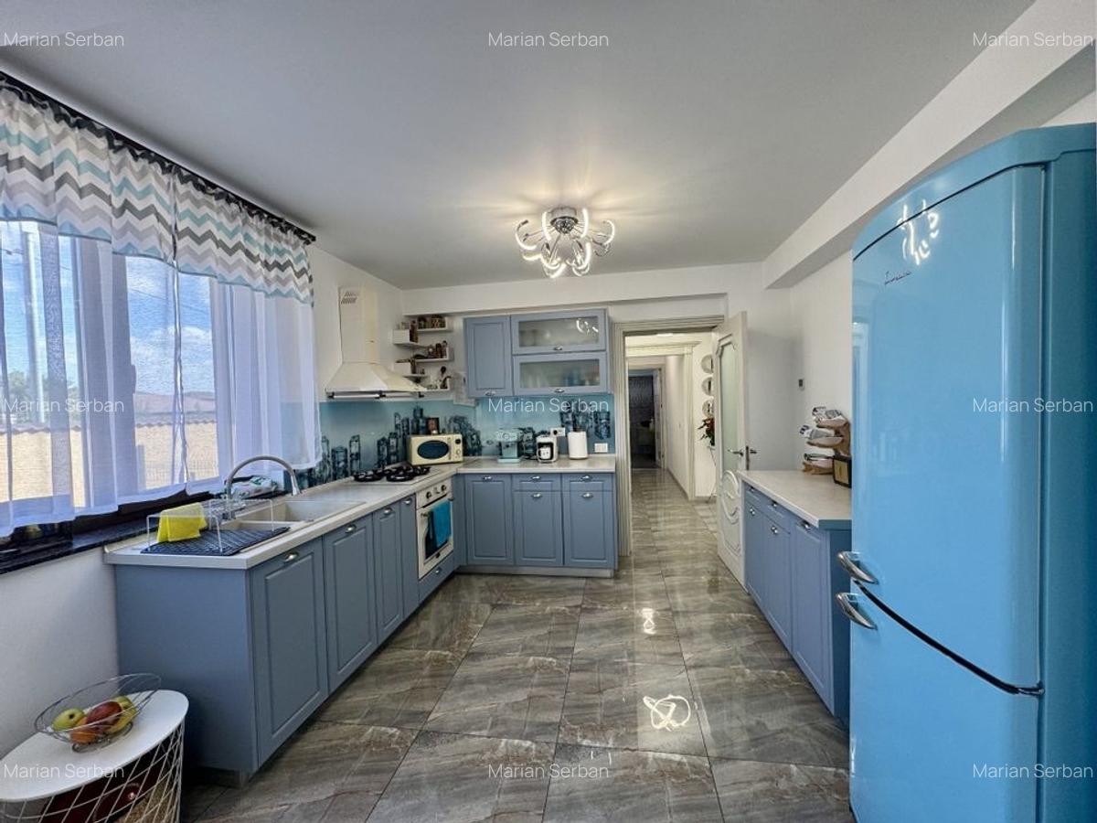 Berceni - VILĂ UNICAT, spațioasă, curte 1.000 mp, la 7 min metrou - 8