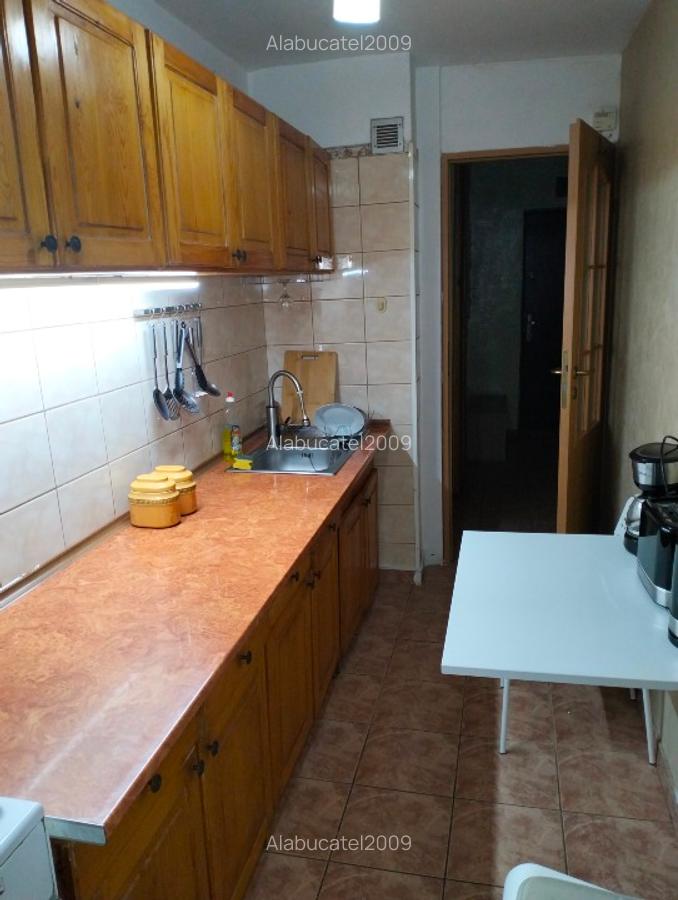 Garsoniera de vînzare in Sector 4, sos Berceni, metrou  Apărătorii Patriei - 5