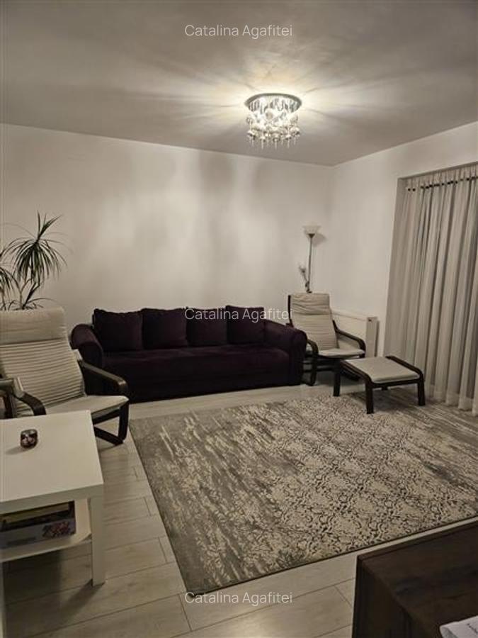 Apartament cu 3 camere decomandat, mobilat în Tractorul - 1