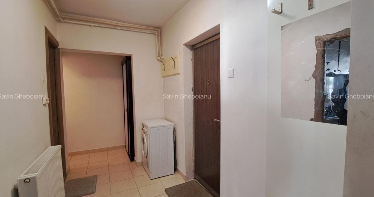 GARSONIERA / 1990 / DECOMANDATA / 42 mp /ET. 1 / STR. MAMULARI / PIATA UNIRII - 12