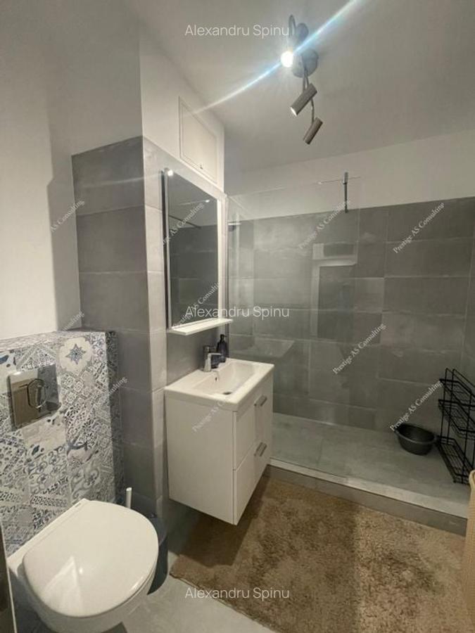Apartament de vanzare cu 2 camere, renovat complet, cu boxa prorie - Complex - 7