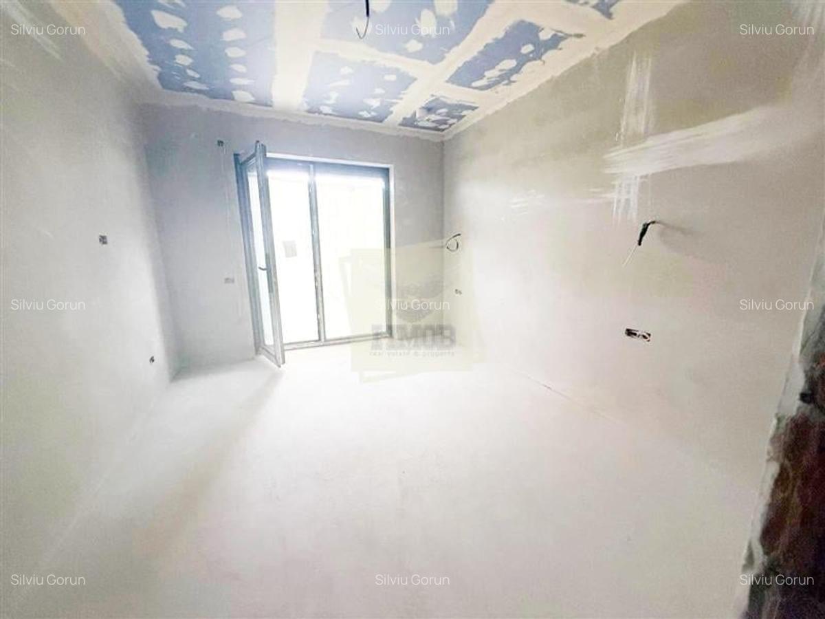 Casa individuala cu 4 camere 3 bai si 390 mp teren in Sura Mica - 5