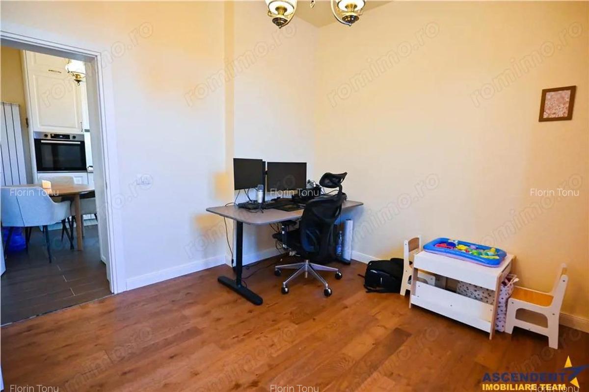 FILM! Eleganta si confort, in cetatea istorica a Brasovului, vedere spre Tampa - 13