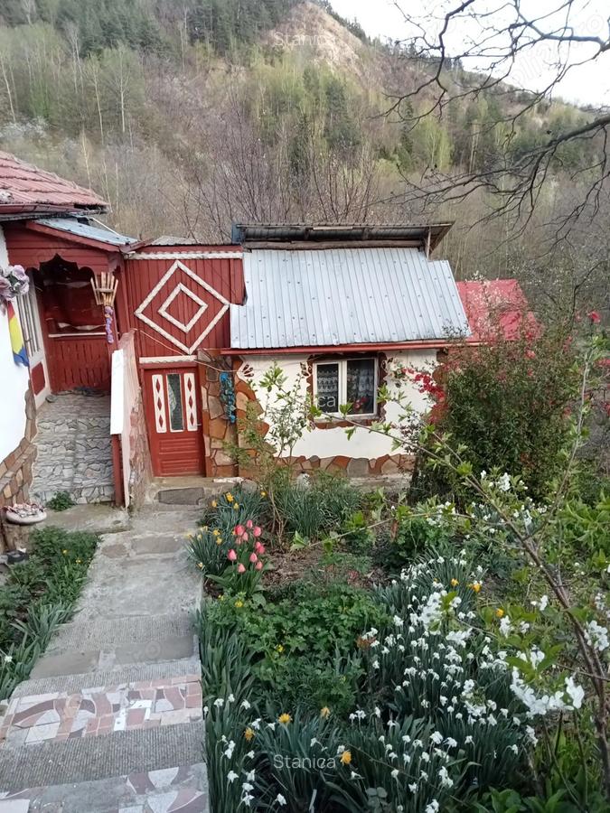 Casa la munte, zona turistica, peisaj superb, liniste. Teren 600mp. sat Poiana, Col?ii de Jos, Buzau - 1