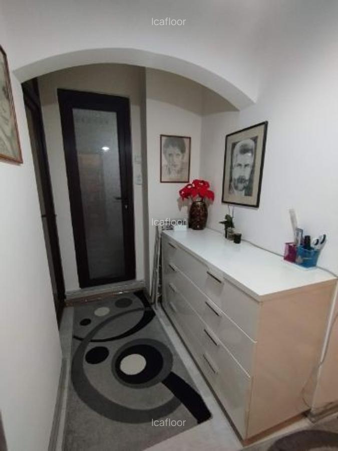 VAND/SCHIMB - 2 cam dec./ Mobilat/ Central / Sector 2 / Proprietar / 128000 euro . - 10